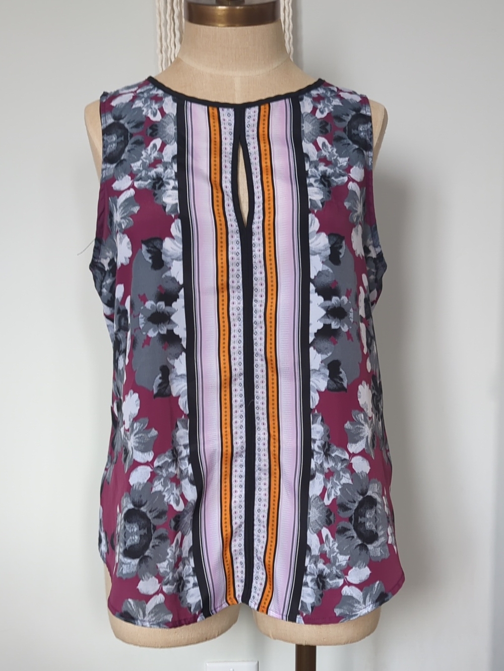 Mossimo Sleeveless Floral Stripe Keyhole Top Size Medium
